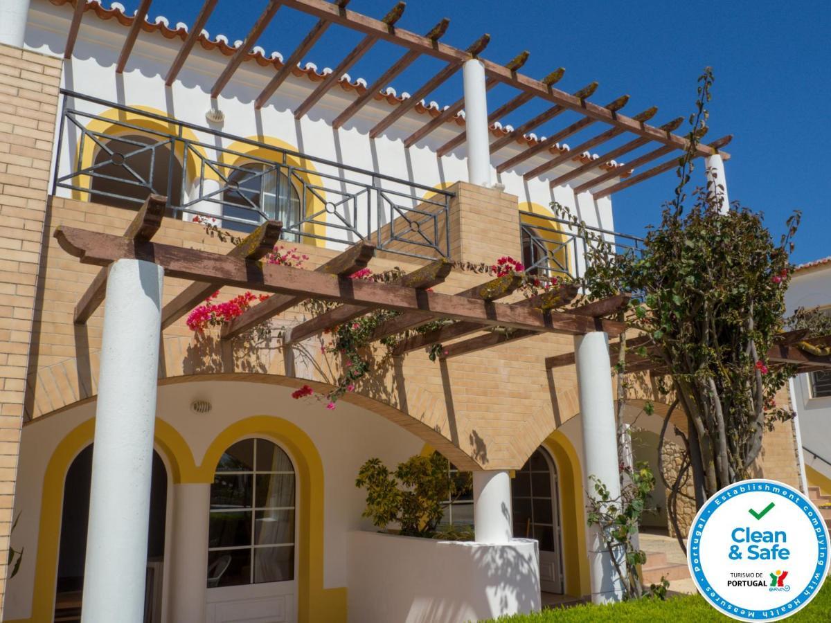 Luz Bay Hotel エクステリア 写真