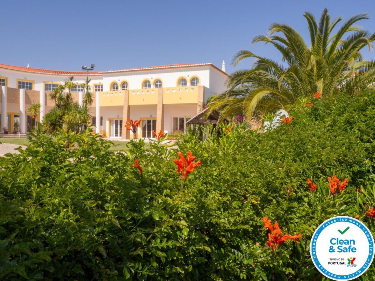 Luz Bay Hotel エクステリア 写真