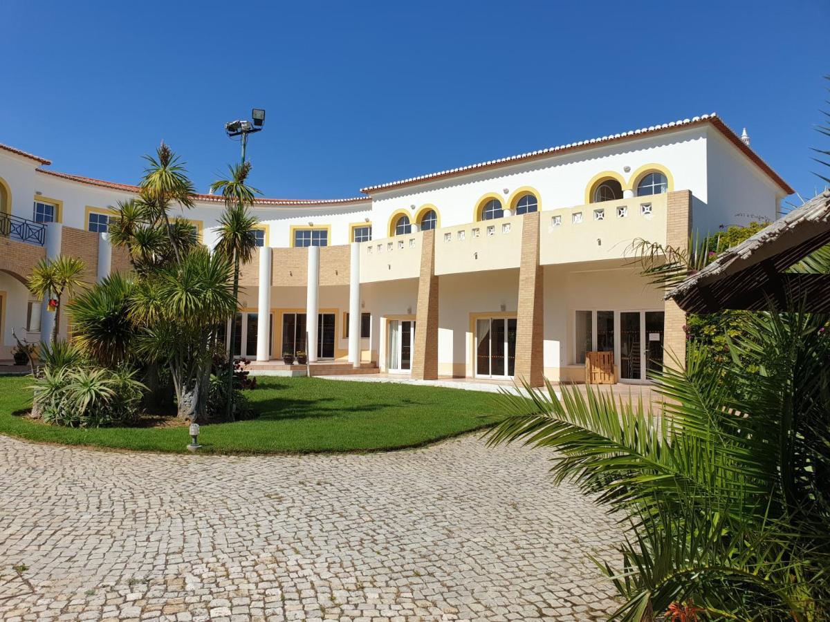 Luz Bay Hotel エクステリア 写真